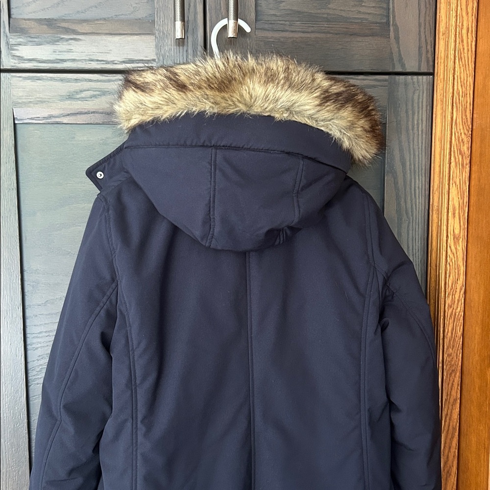 Uniqlo Navy Long Puffer Coat with Plush Detachable Hood - Picture 12 of 12